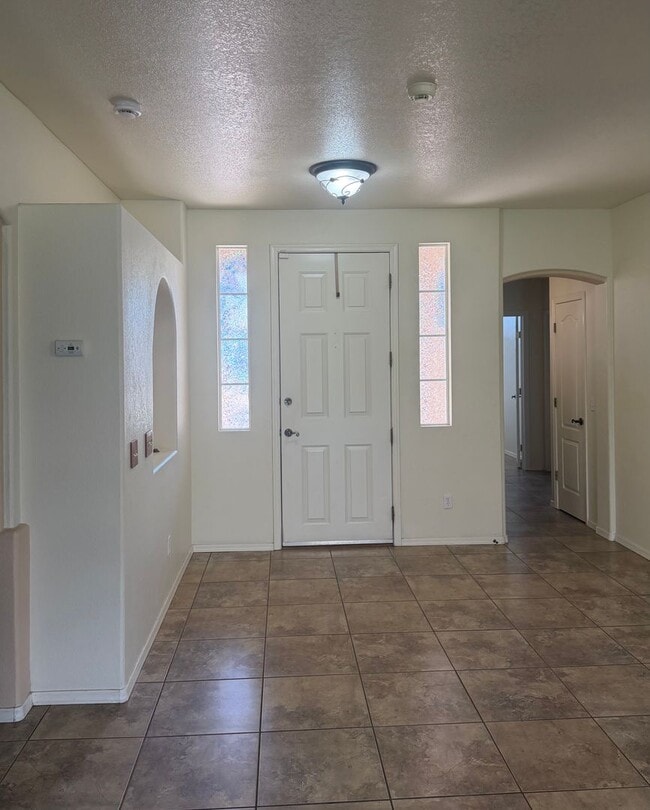 Building Photo - Great Location on Cul de Sac Lot