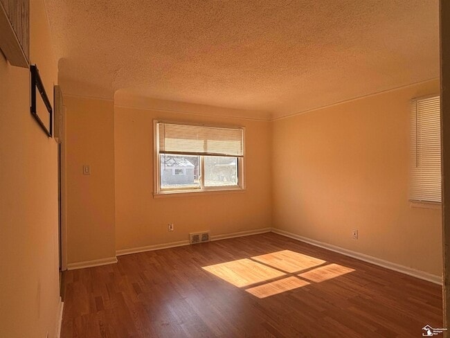 Building Photo - 26138 Yale St