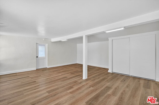 Building Photo - 2121 Marine St