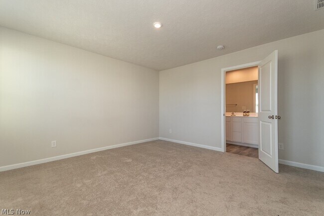 Building Photo - 578 Cherrywood Ln