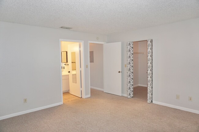 Building Photo - Winter Ridge Condo