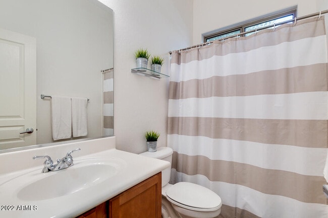 Building Photo - 2037 W Periwinkle Way