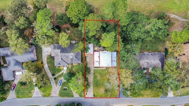 Building Photo - 17 Winged Foot Dr