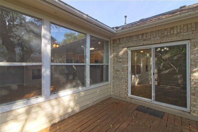 Building Photo - 610 Palo Alto Ln