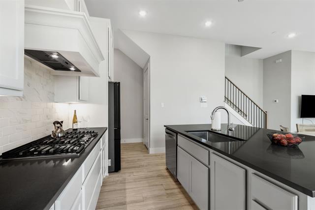 Building Photo - 12106 Dahlia Bay Dr
