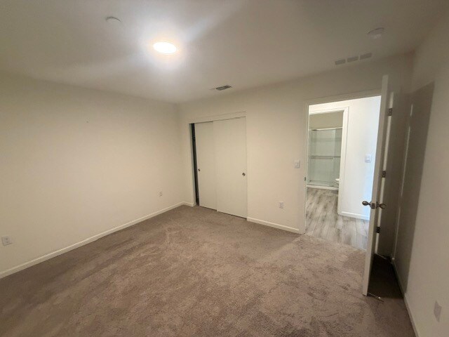 Building Photo - Newer Build, All Electric Home 5 Bedrooms, Loft, 3 bathrooms