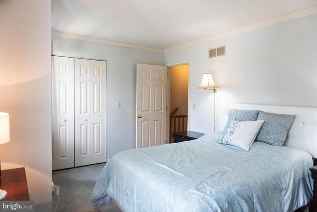 Building Photo - 609 Cambridge Ct