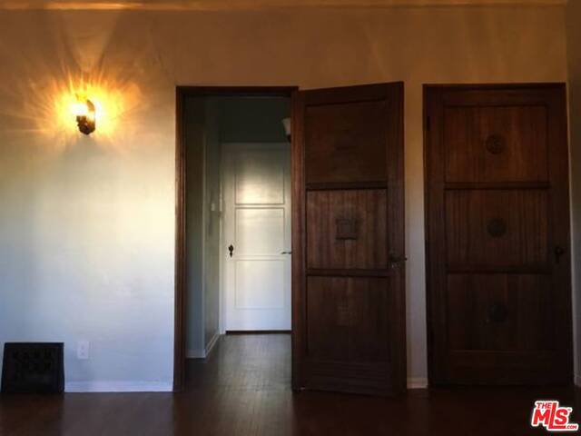 Building Photo - 329 N Heliotrope Dr