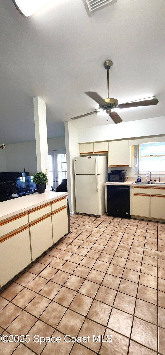 Building Photo - 7746 Mango Grove Ave