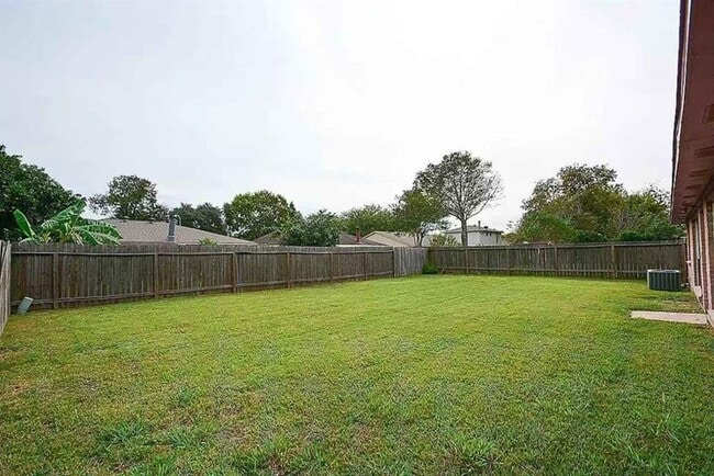Building Photo - 10223 Gulfstream Ln