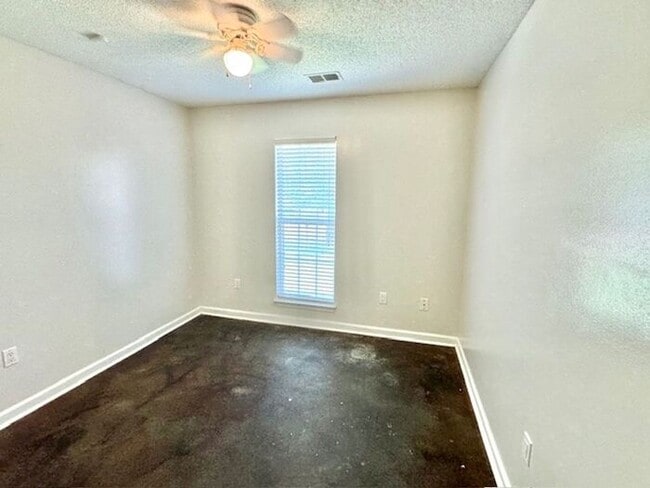 Building Photo - Now Leasing A 4 Bedroom 2 Bath Home in Sou...