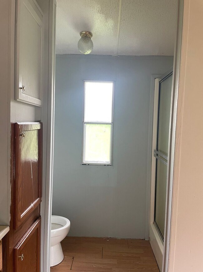 Building Photo - 4 BR 2 Bath 1,216 sq ft singlewide mobile ...
