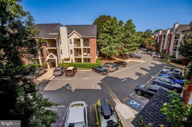 Building Photo - 3313 Wyndham Cir