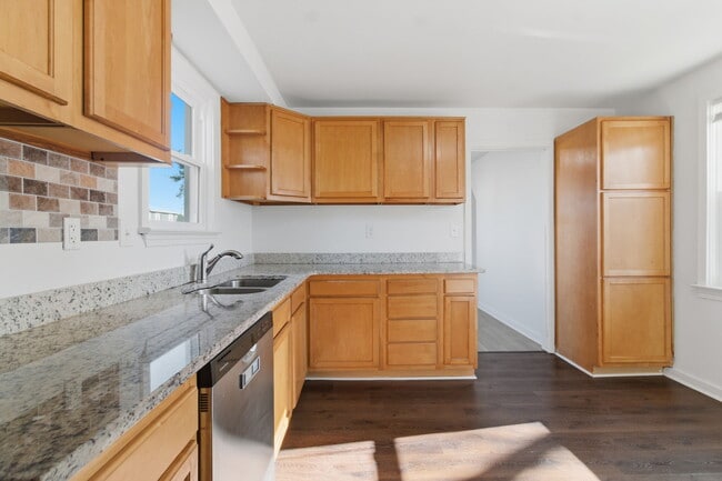 Building Photo - 9631 Worth St