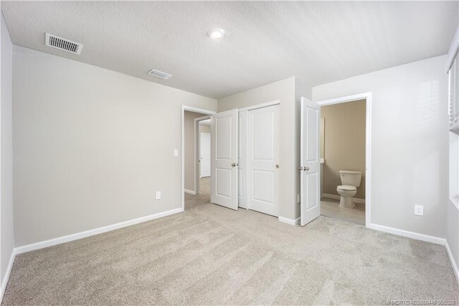 Building Photo - 407 Salisbury Cir