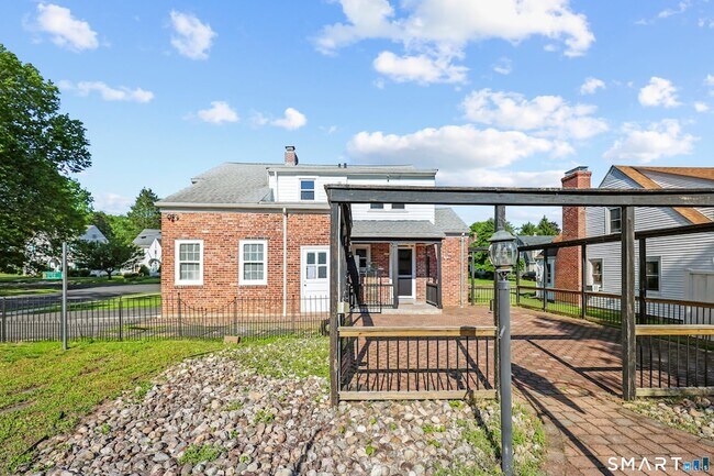 Building Photo - 92 Hazelmere Rd