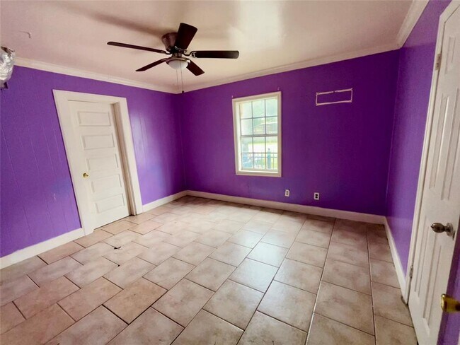 Building Photo - 6507 Longview St
