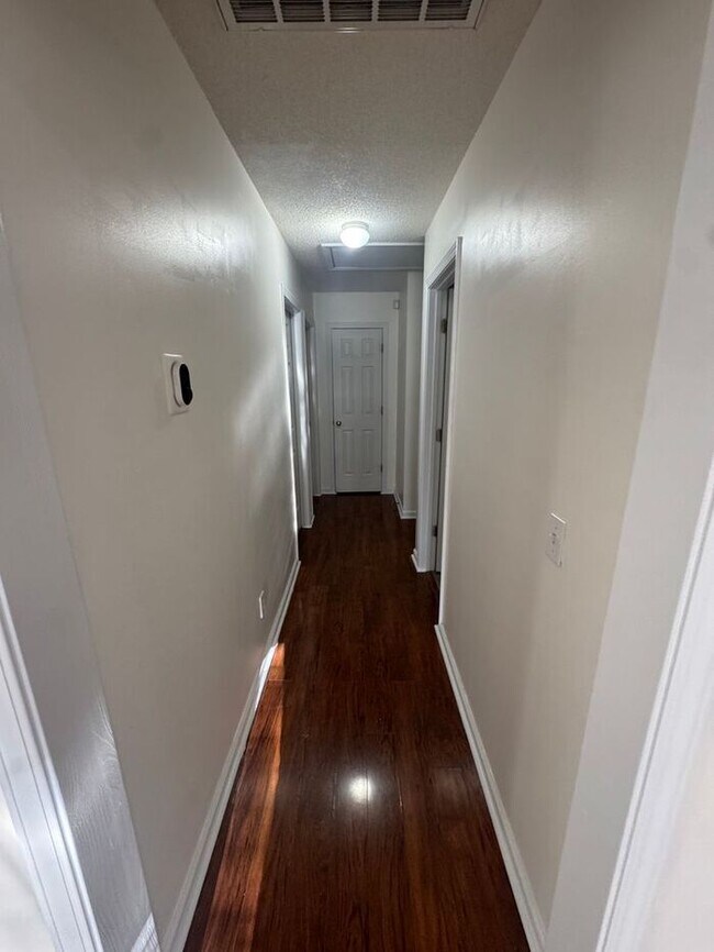 Building Photo - Beautiful 3BR 2BA Home w/ Fenced Backyard • At the end of Cul-De-Sac • Driveway Parking in Gaston