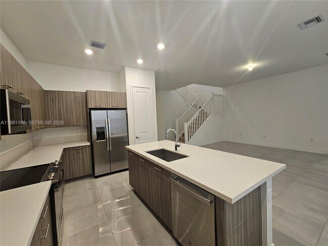 Building Photo - 4578 SW 174th Ave