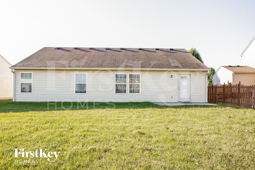 Building Photo - 10622 Deercrest Ln