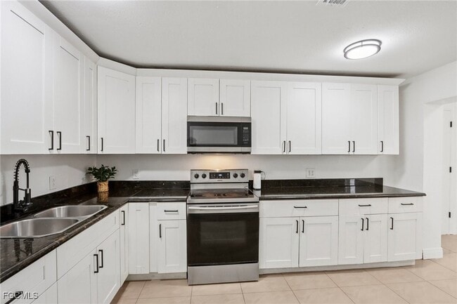 Building Photo - 89 Cabana Ave