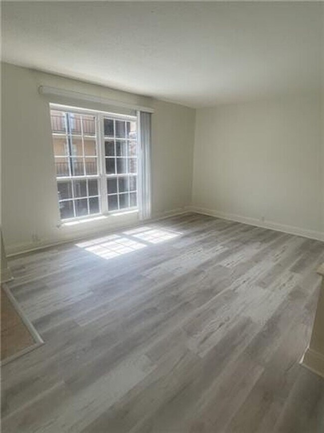 Building Photo - 3320 N Arnoult Rd