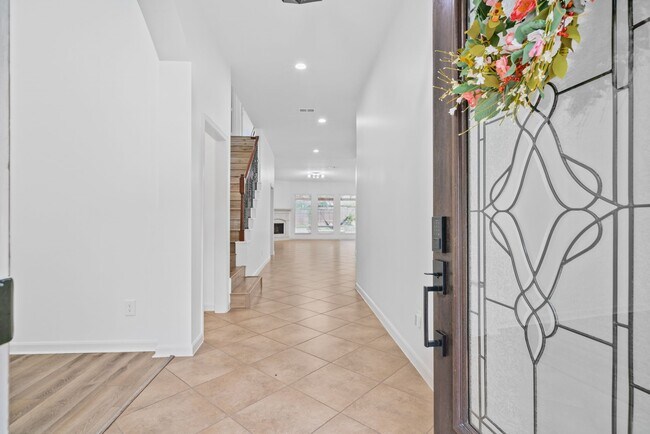 Building Photo - 28410 Stonestead Dr