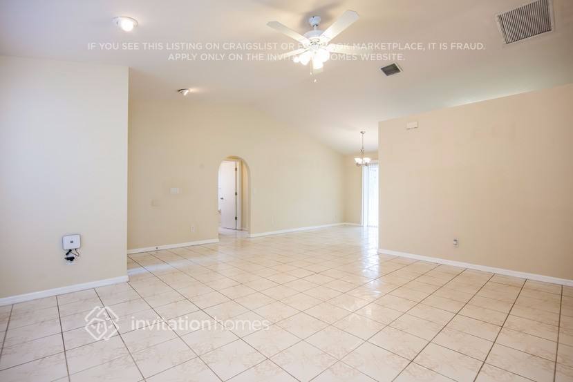 Building Photo - 15562 Horseshoe Ln