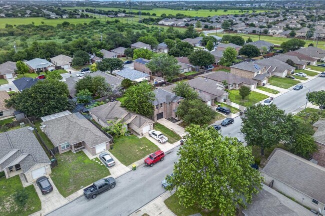 Building Photo - 10707 Shaenview