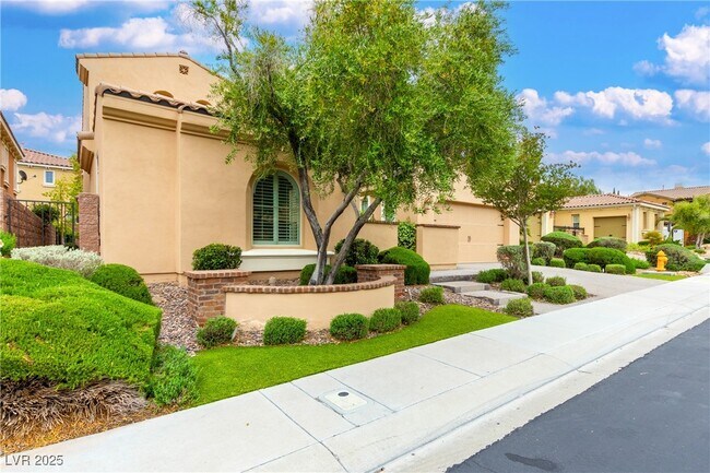 Building Photo - 58 Contrada Fiore Dr