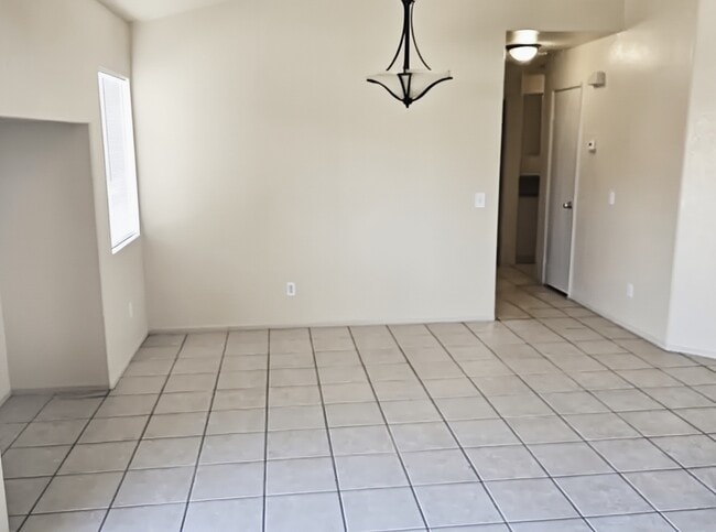 Building Photo - 13987 El Cajon Dr
