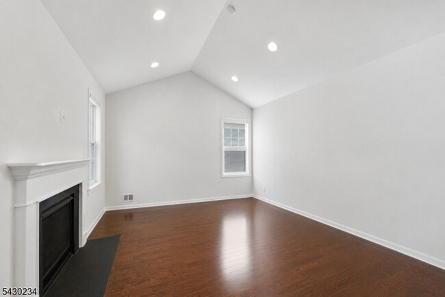 Building Photo - 133 Savoth Ln