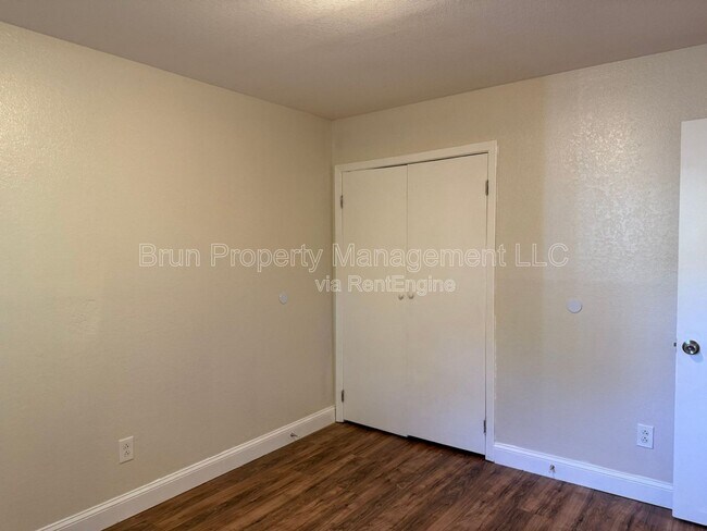 Building Photo - 5540 N Broadway St