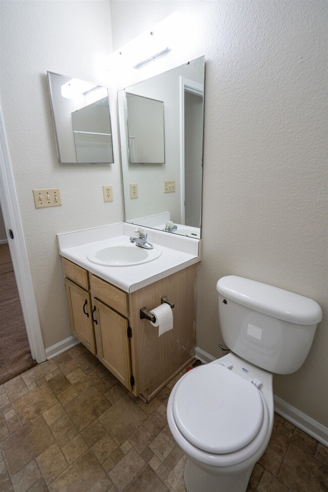 Building Photo - 2333 Parrot Ln