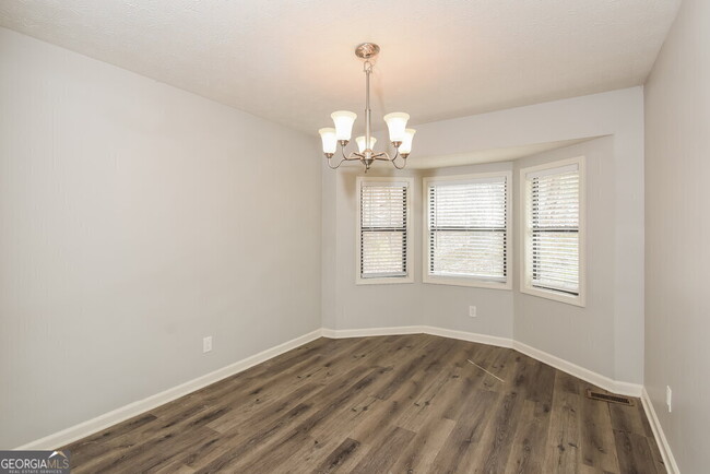 Building Photo - 2752 Hawk Trace NE