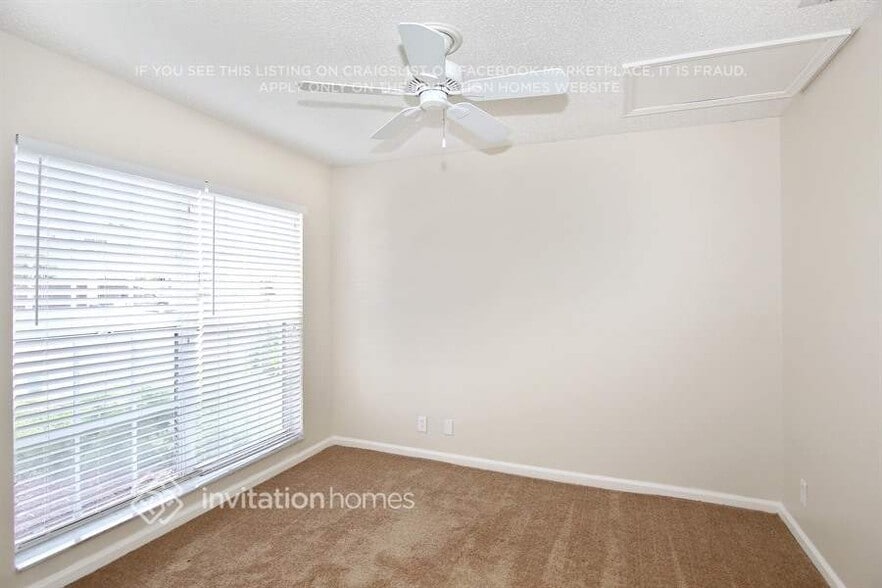 Building Photo - 1211 NW 193rd Ave