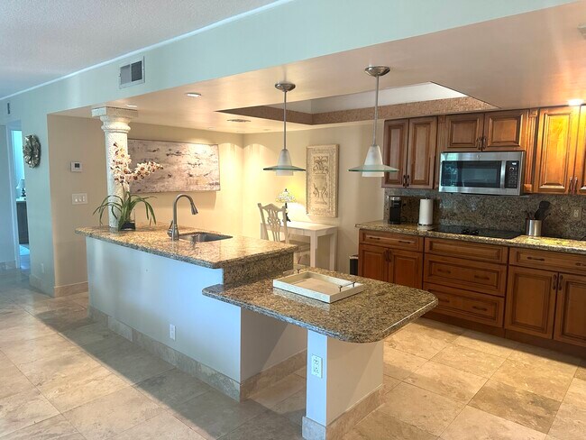 Kitchen with walk in Pantry - 2455 Lindell Blvd