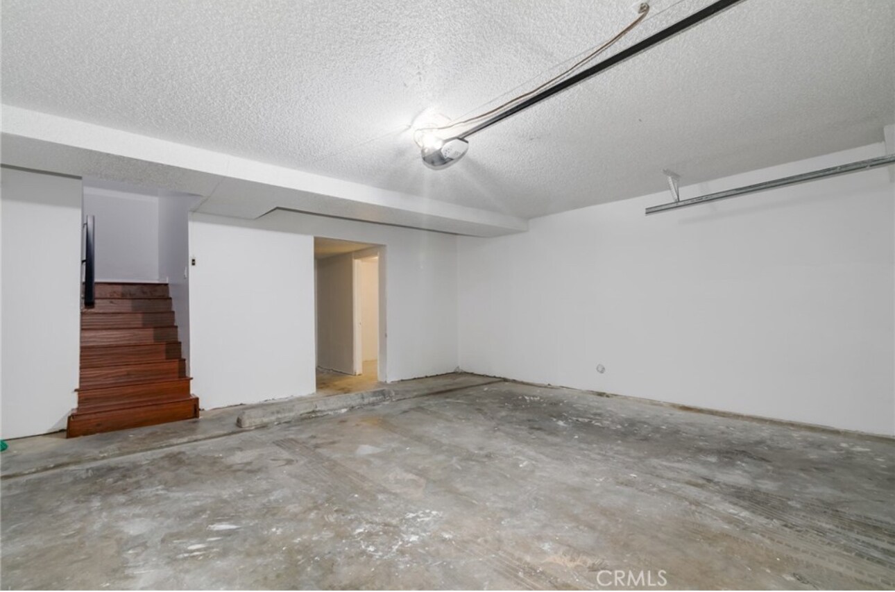 2 Car Garage - 502 S Garfield Ave