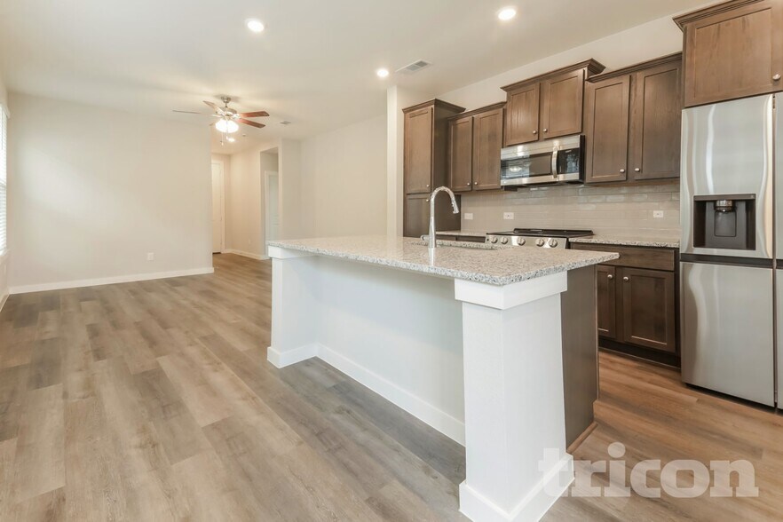 Building Photo - 2533 Dulaney Dr