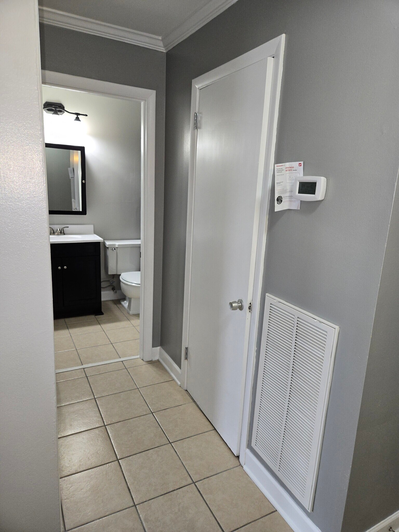 Building Photo - 613 Hillsboro Rd