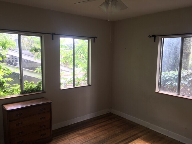 LR - 1732 Kent St