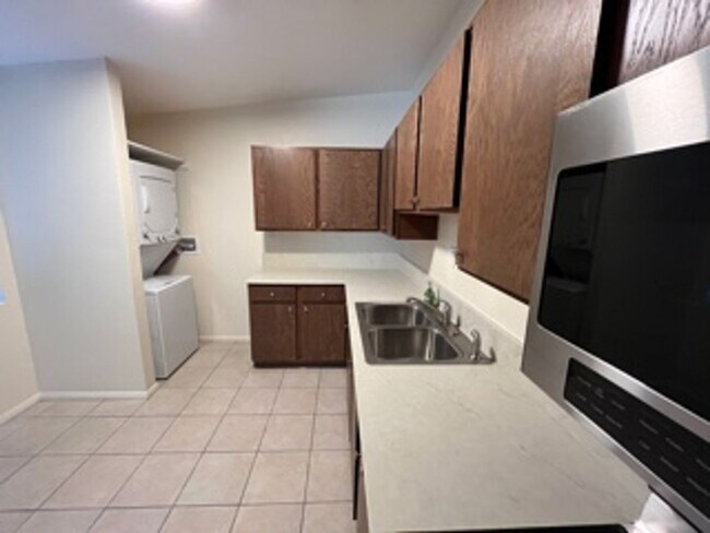 Building Photo - pm0649