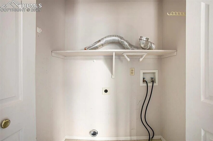 Washer/Dryer Hook-ups - 3272 Capstan Way