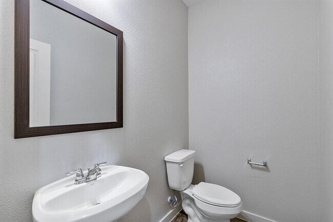 Building Photo - 15010 Eagle feather ct.
