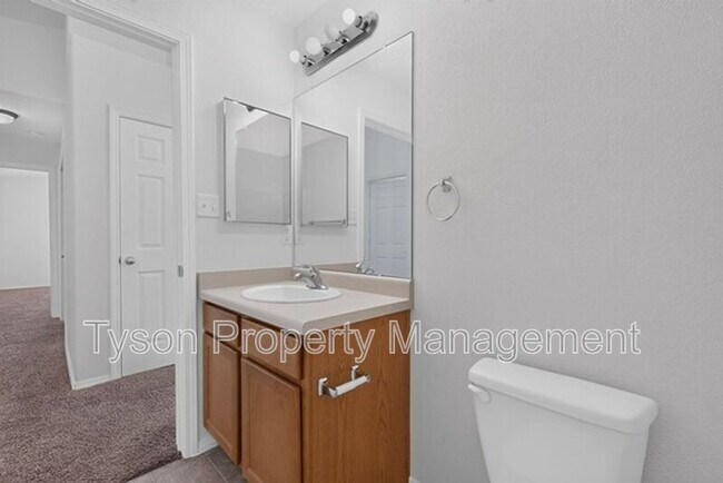 Building Photo - 2824 Merlot Dr SW