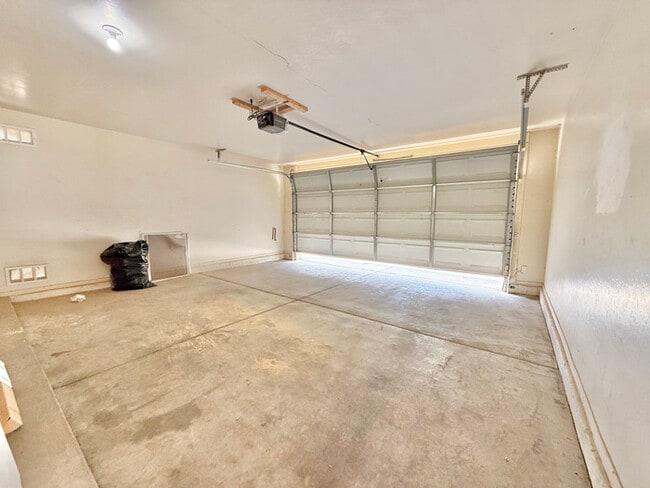 Building Photo - Fabulous 3-Bedroom home For Rent!!