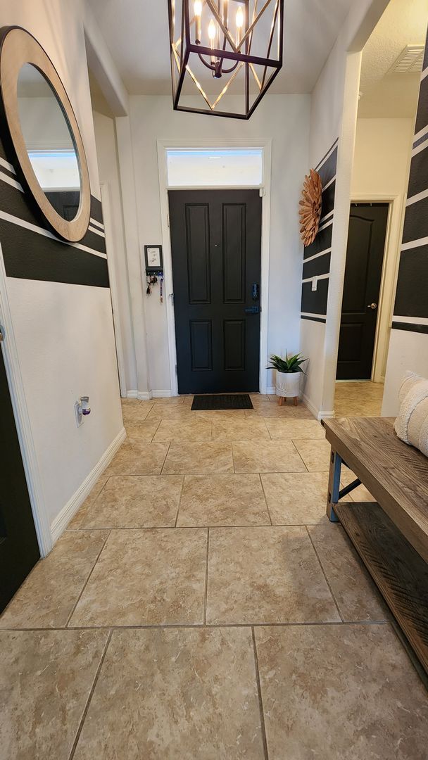 Building Photo - FOR RENT!!! SIMPLY STUNNING  3 BEDROOM 2 B...