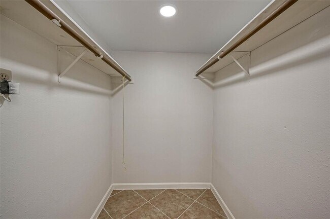 Building Photo - 8787 Brae Acres Rd