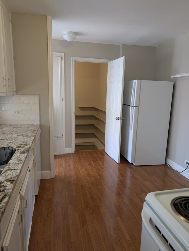 Building Photo - 1657 N Moline St