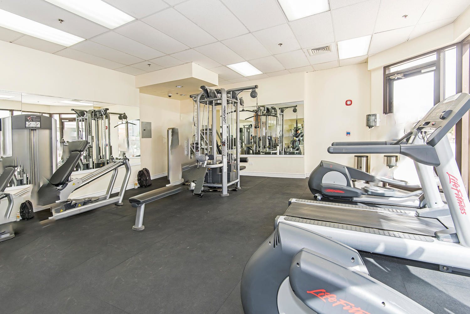 Island Colony Fitness Room - 445 Seaside Ave
